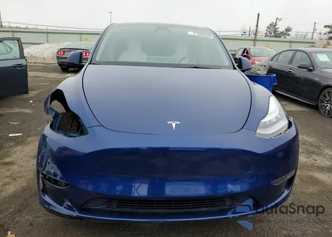 2022 Tesla Model Y z USA, uszkodzony, nr VIN 7SAYGDEE3NF506606